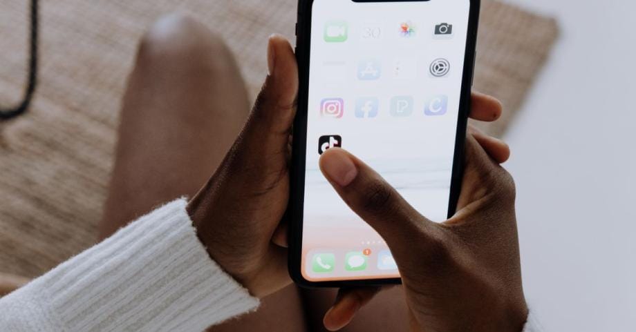 TikTok 视频剪辑实操指南：从手机原生功能到专业工具应用
